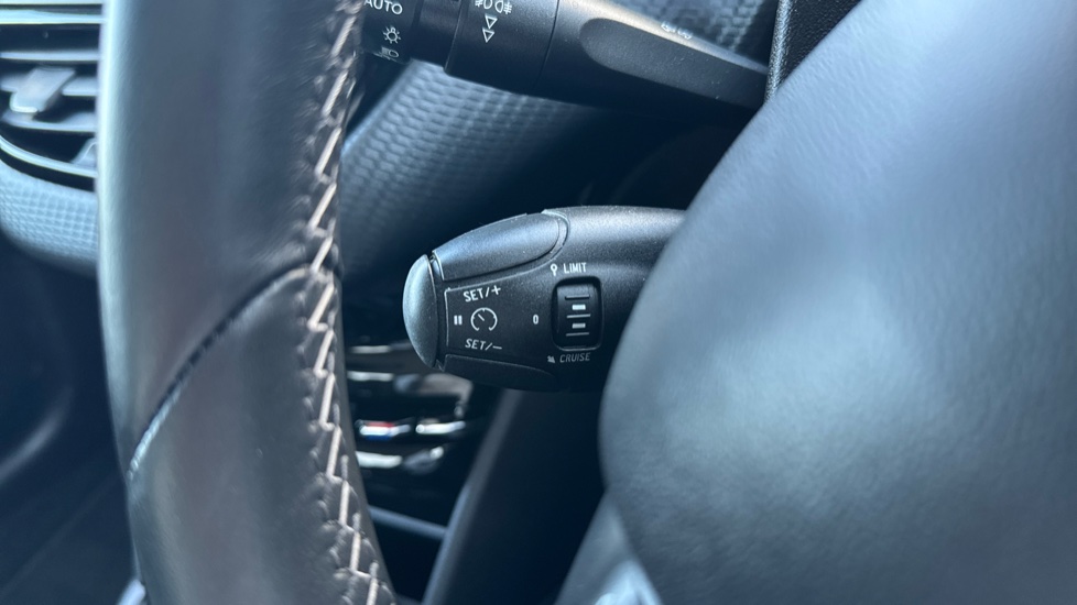 Peugeot 208 1.2 PureTech 82 Tech Edition 5dr [Start Stop] Petrol Hatchback - Image 32
