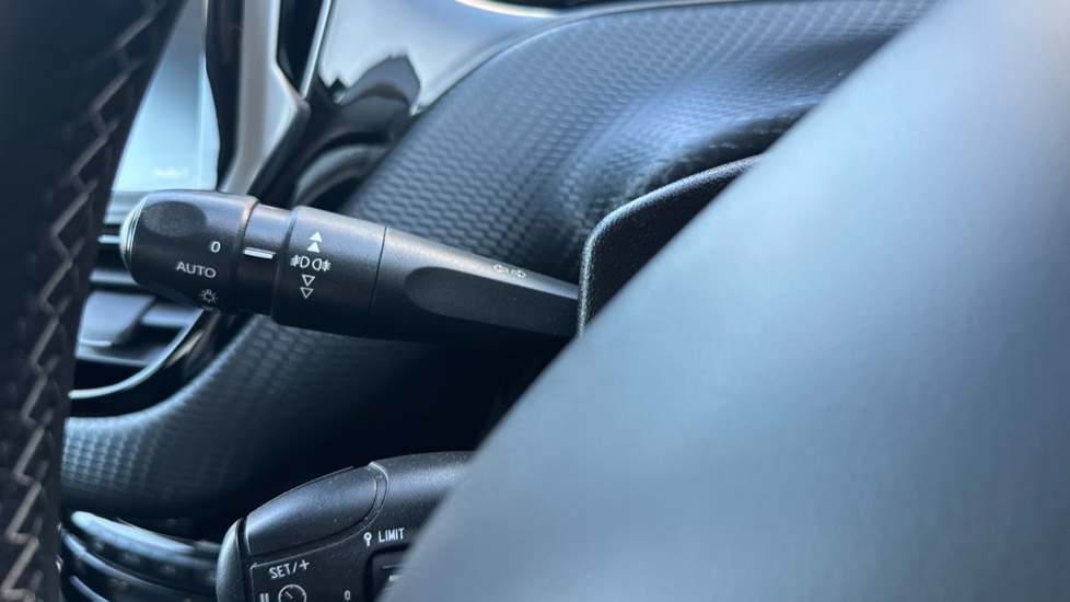 Peugeot 208 1.2 PureTech 82 Tech Edition 5dr [Start Stop] Petrol Hatchback - Image 33