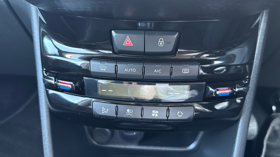 Peugeot 208 1.2 PureTech 82 Tech Edition 5dr [Start Stop] Petrol Hatchback - Image 34
