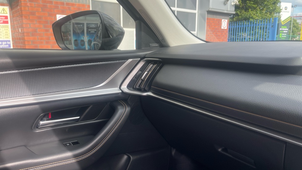 Mazda CX-60 2.5 PHEV Homura 5dr Auto [Conv/DAP/Pan Roof] Estate - Image 62