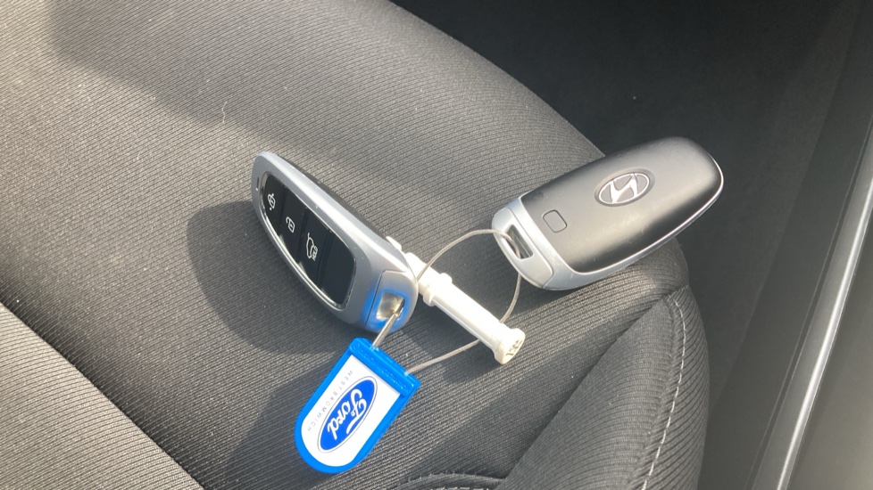 Hyundai TUCSON 1.6 TGDi Hybrid 230 Premium 5dr 2WD Auto Hybrid Estate - Image 9
