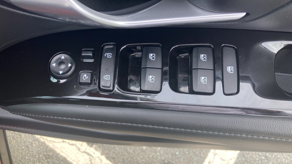 Hyundai TUCSON 1.6 TGDi Hybrid 230 Premium 5dr 2WD Auto Hybrid Estate - Image 32