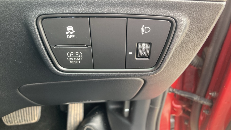 Hyundai TUCSON 1.6 TGDi Hybrid 230 Premium 5dr 2WD Auto Hybrid Estate - Image 33