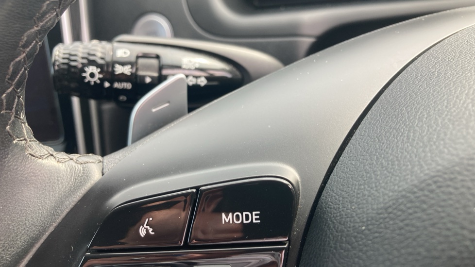 Hyundai TUCSON 1.6 TGDi Hybrid 230 Premium 5dr 2WD Auto Hybrid Estate - Image 36