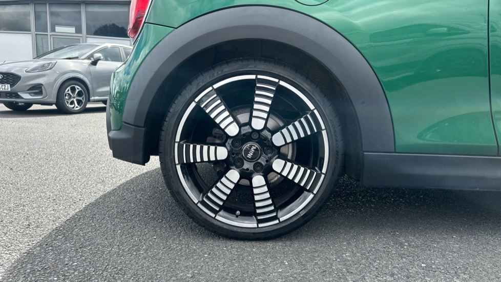 MINI Hatchback 1.5 Cooper Exclusive 3dr Petrol Hatchback - Image 7