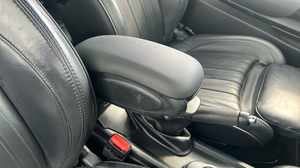 MINI Hatchback 1.5 Cooper Exclusive 3dr Petrol Hatchback - Image 28