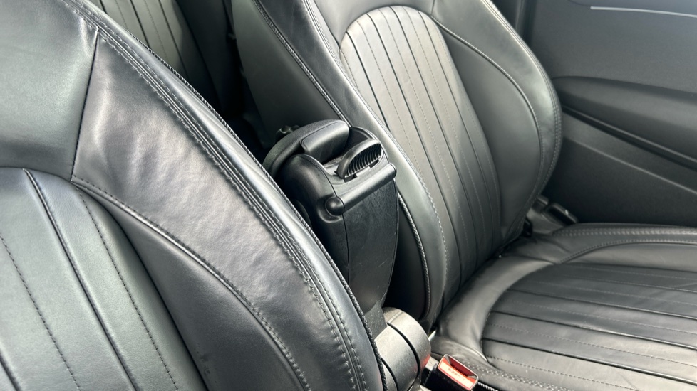 MINI Hatchback 1.5 Cooper Exclusive 3dr Petrol Hatchback - Image 29
