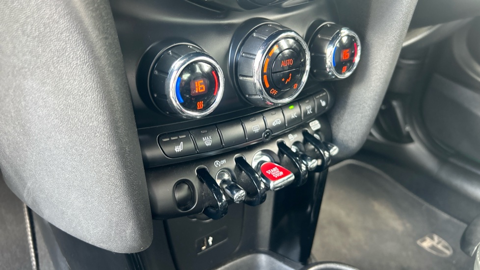 MINI Hatchback 1.5 Cooper Exclusive 3dr Petrol Hatchback - Image 42