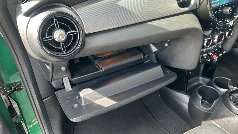 MINI Hatchback 1.5 Cooper Exclusive 3dr Petrol Hatchback - Image 43