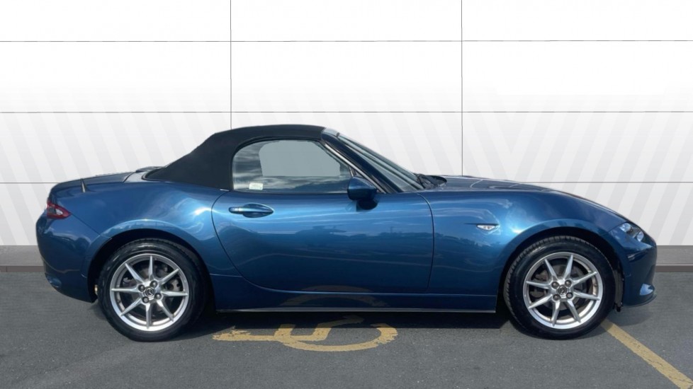 Mazda MX-5 1.5 SE 2dr Petrol Convertible - Image 5
