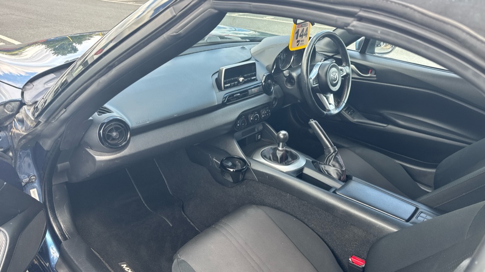 Mazda MX-5 1.5 SE 2dr Petrol Convertible - Image 11