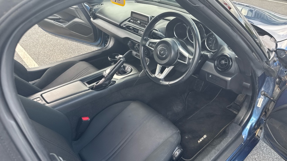 Mazda MX-5 1.5 SE 2dr Petrol Convertible - Image 13