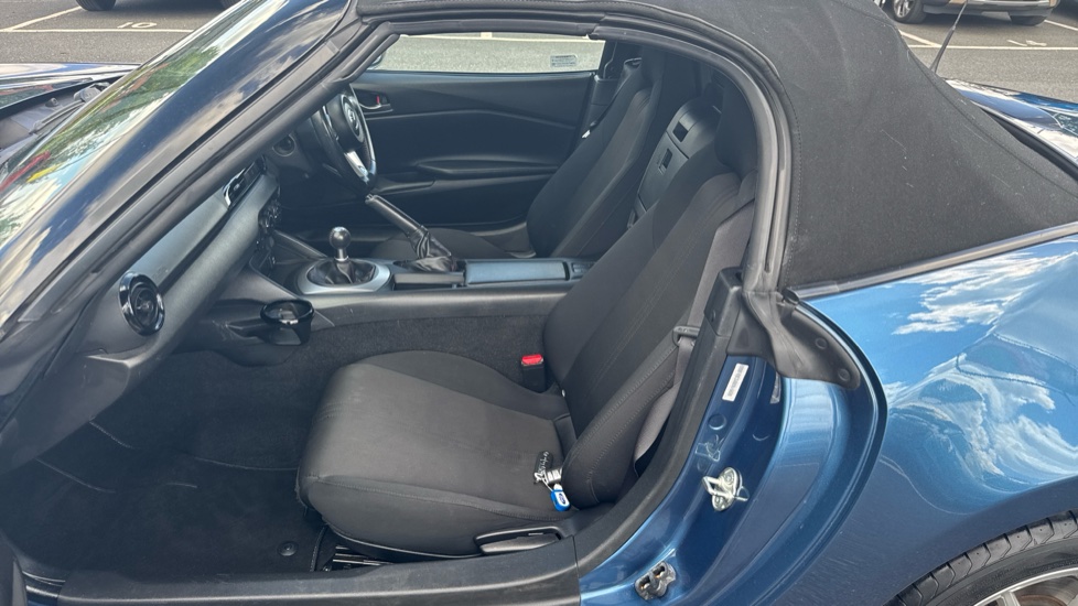 Mazda MX-5 1.5 SE 2dr Petrol Convertible - Image 18