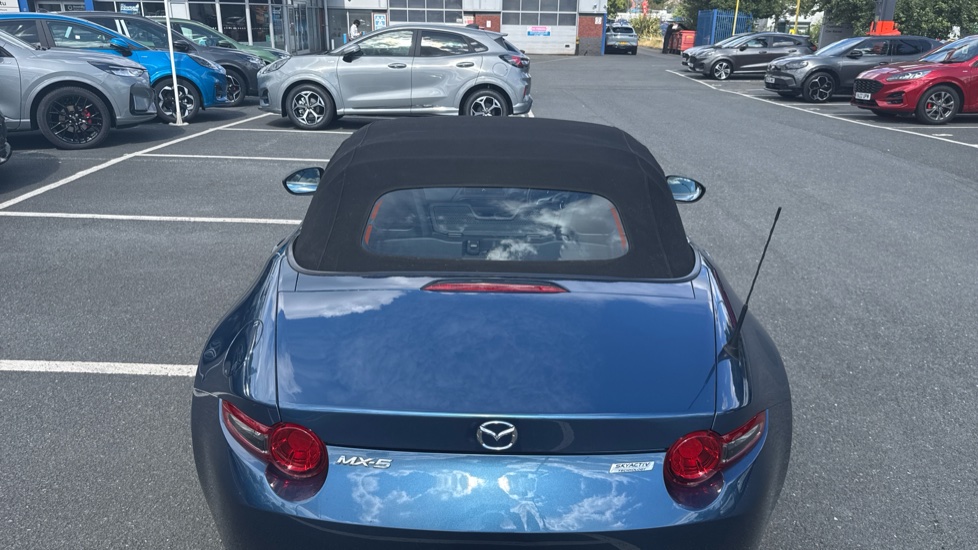 Mazda MX-5 1.5 SE 2dr Petrol Convertible - Image 24