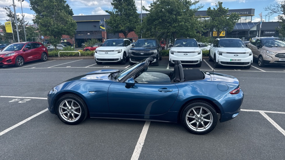 Mazda MX-5 1.5 SE 2dr Petrol Convertible - Image 28