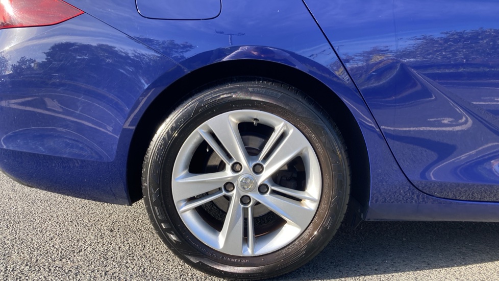Vauxhall Insignia 1.5T SRi Nav 5dr Petrol Hatchback - Image 7