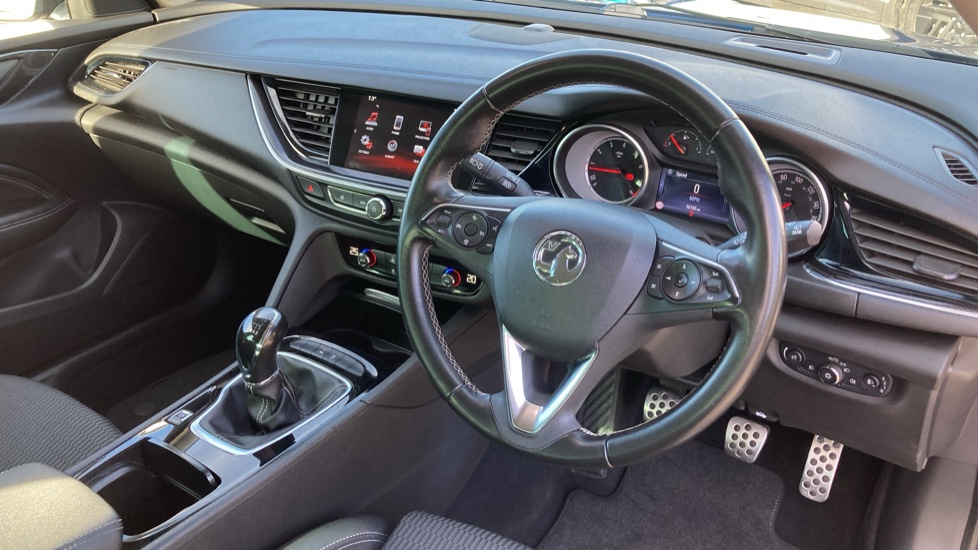 Vauxhall Insignia 1.5T SRi Nav 5dr Petrol Hatchback - Image 11