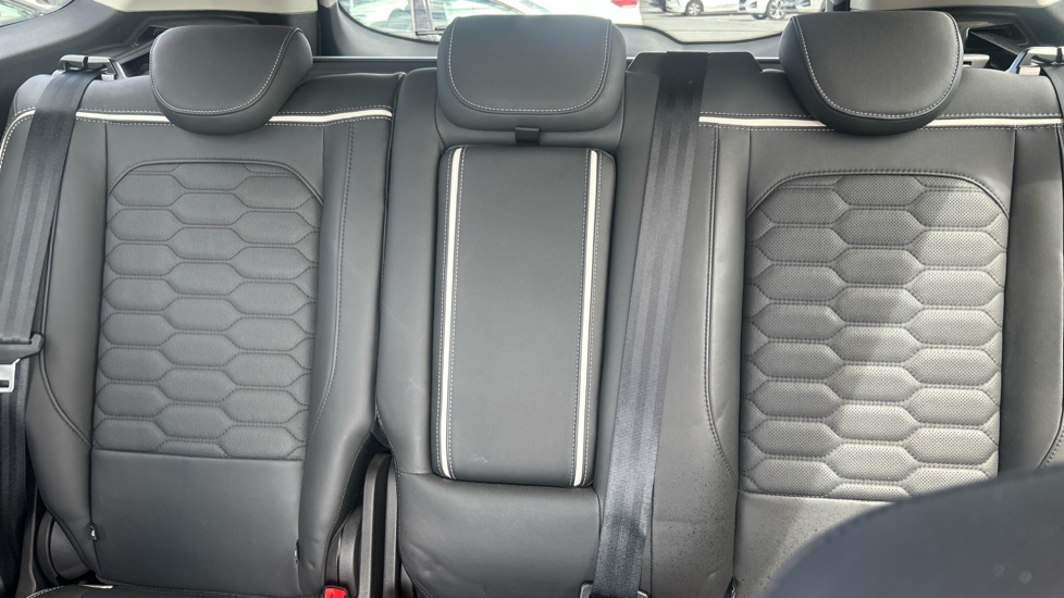 Ford Kuga Vignale 2.0 TDCi 5dr 2WD Diesel Estate - Image 19