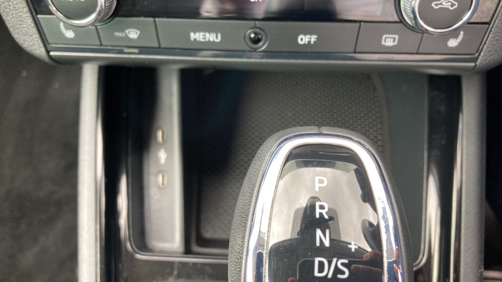 Skoda Kamiq 1.0 TSI 110 SE L Executive 5dr DSG Petrol Hatchback - Image 41