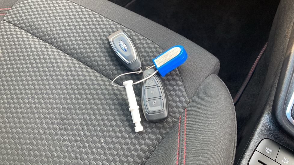 Ford Puma 1.0 EcoBoost Hybrid mHEV ST-Line 5dr Petrol Hatchback - Image 8
