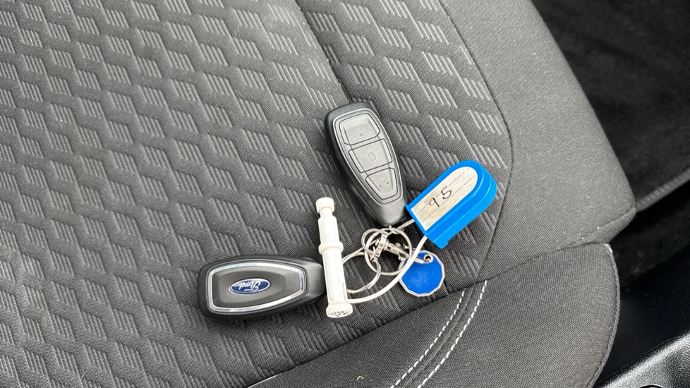Ford Fiesta 1.0 EcoBoost Titanium 5dr Petrol Hatchback - Image 8