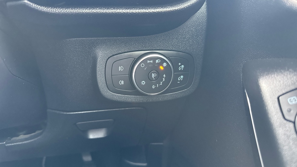 Ford Fiesta 1.0 EcoBoost Titanium 5dr Petrol Hatchback - Image 31