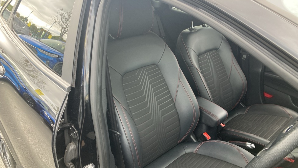 Ford Puma 1.0 EcoBoost Hybrid mHEV ST-Line X 5dr Petrol Hatchback - Image 31