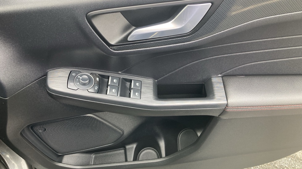 Ford Kuga 2.5 PHEV ST-Line X Edition 5dr CVT Estate - Image 32