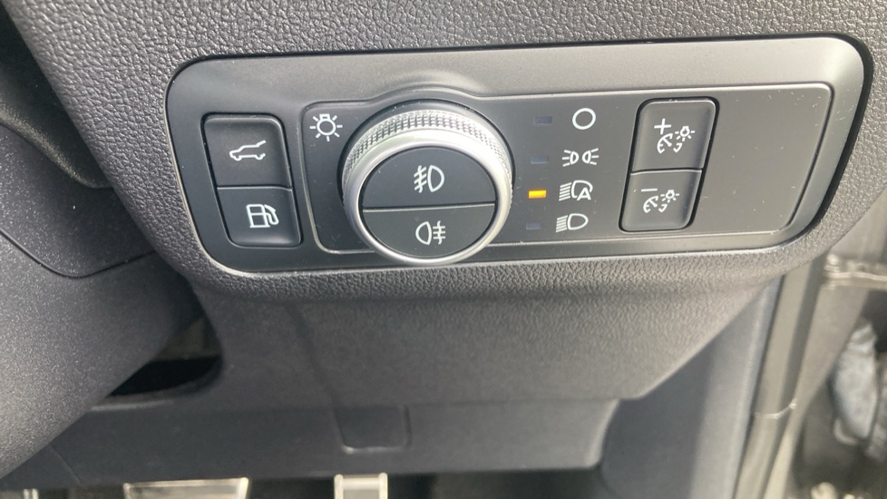Ford Kuga 2.5 PHEV ST-Line X Edition 5dr CVT Estate - Image 33