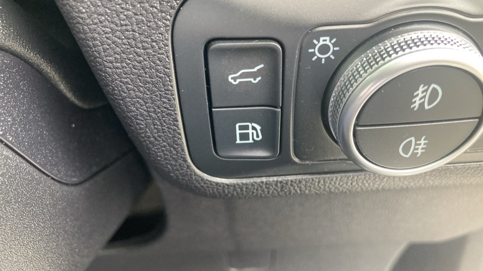Ford Kuga 2.5 PHEV ST-Line X Edition 5dr CVT Estate - Image 34