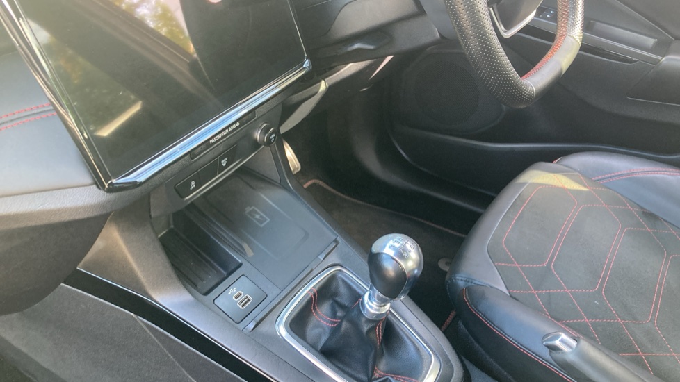 Ford Puma 1.0 EcoBoost Hybrid mHEV ST-Line X 5dr Petrol Hatchback - Image 17