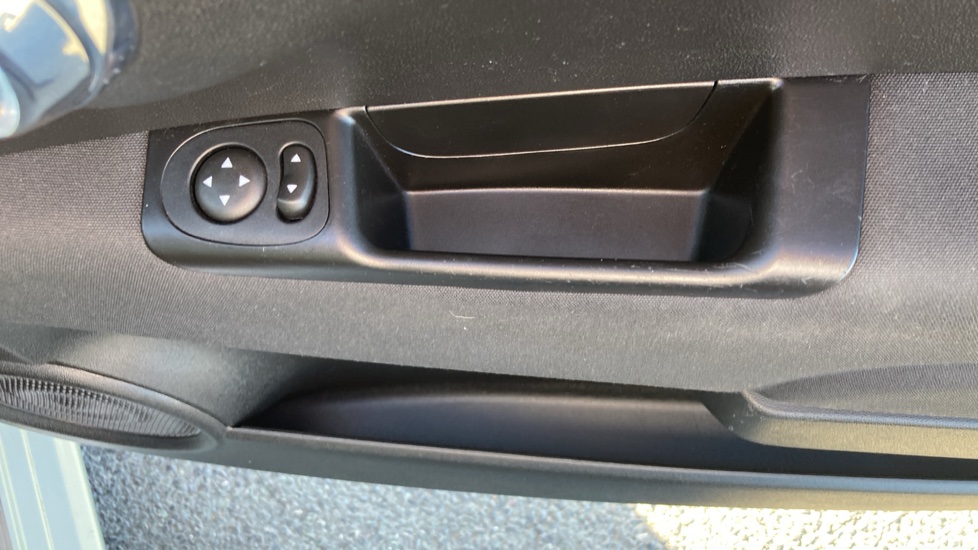 Fiat 500 1.0 Mild Hybrid Top 3dr Petrol Hatchback - Image 30