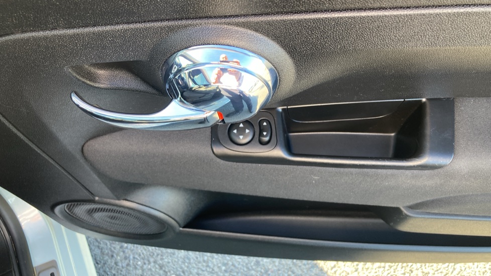 Fiat 500 1.0 Mild Hybrid Top 3dr Petrol Hatchback - Image 31