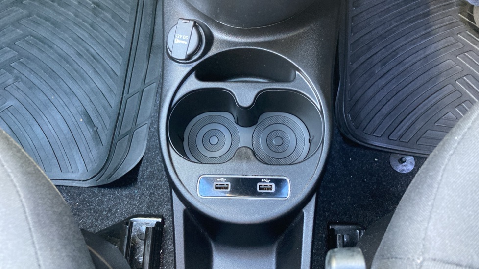 Fiat 500 1.0 Mild Hybrid Top 3dr Petrol Hatchback - Image 38