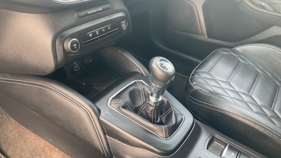 Ford Focus 1.0 EcoBoost Titanium X 5dr Petrol Hatchback - Image 17