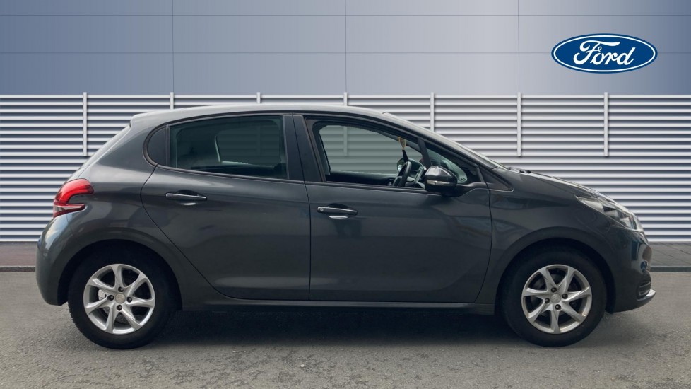 Peugeot 208 1.2 PureTech 82 Active 5dr Petrol Hatchback - Image 5