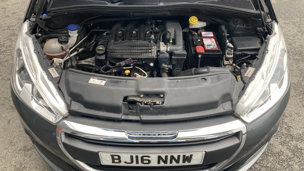 Peugeot 208 1.2 PureTech 82 Active 5dr Petrol Hatchback - Image 13