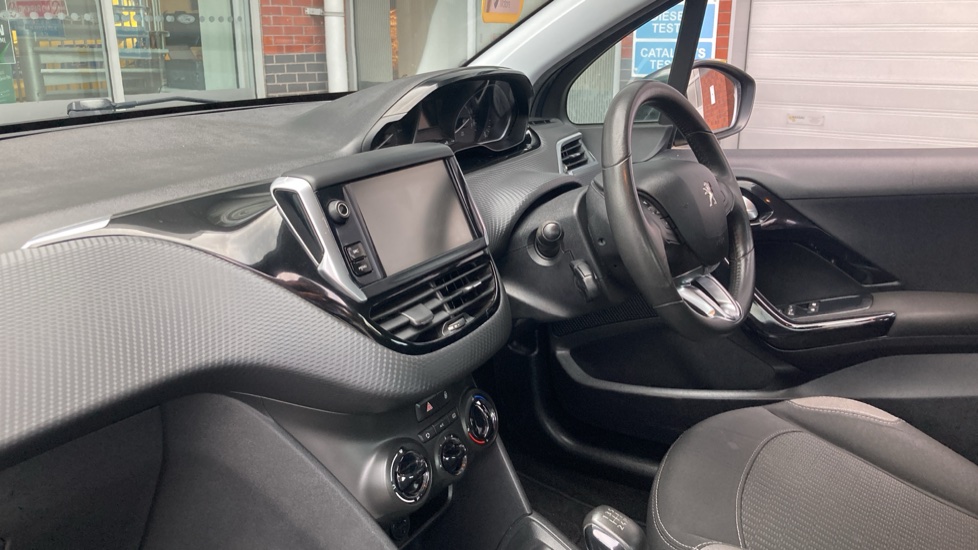 Peugeot 208 1.2 PureTech 82 Active 5dr Petrol Hatchback - Image 14