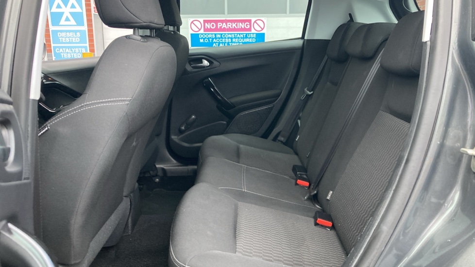 Peugeot 208 1.2 PureTech 82 Active 5dr Petrol Hatchback - Image 20