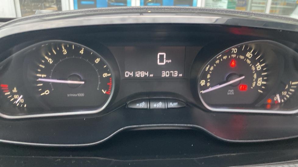 Peugeot 208 1.2 PureTech 82 Active 5dr Petrol Hatchback - Image 22