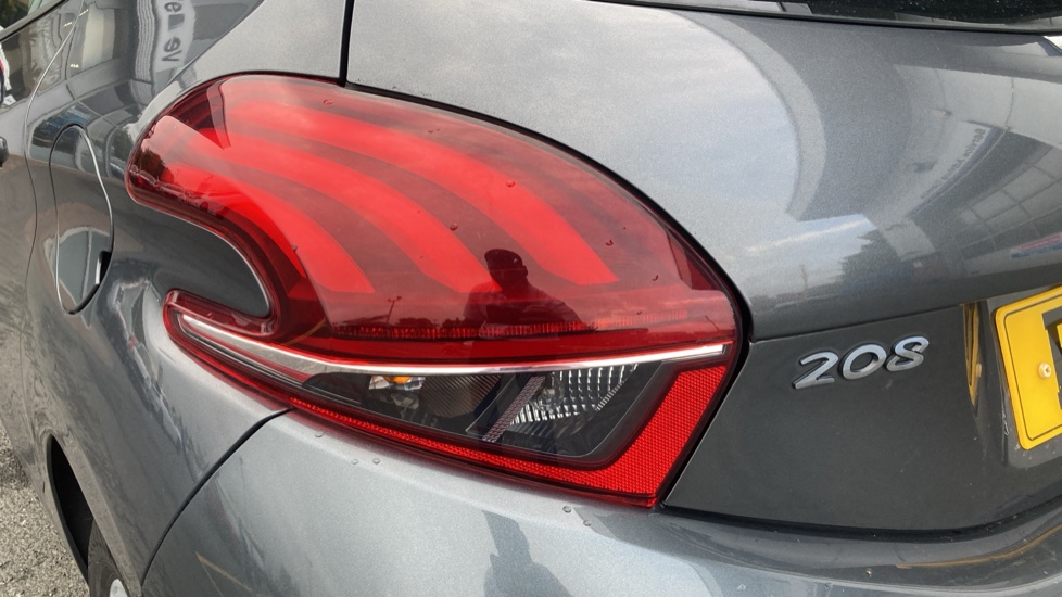 Peugeot 208 1.2 PureTech 82 Active 5dr Petrol Hatchback - Image 23