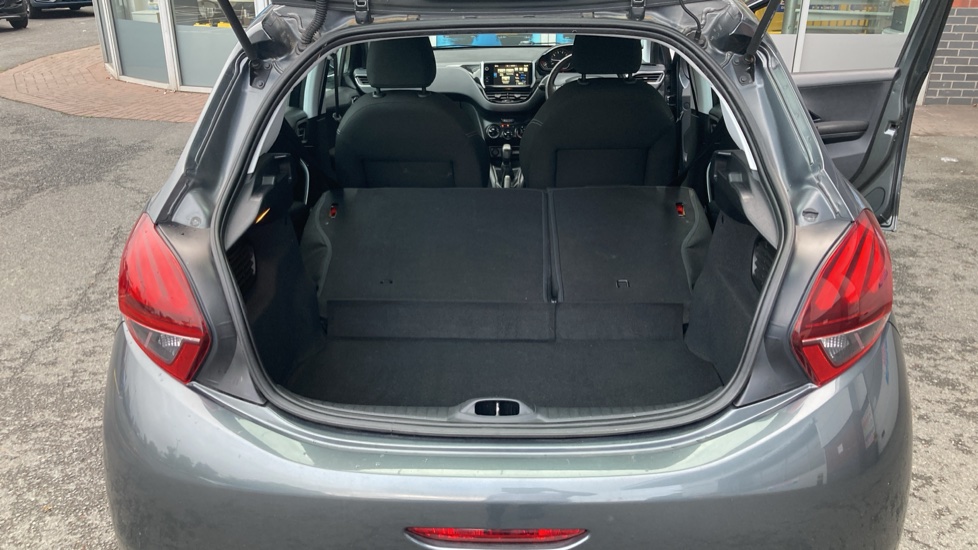 Peugeot 208 1.2 PureTech 82 Active 5dr Petrol Hatchback - Image 33