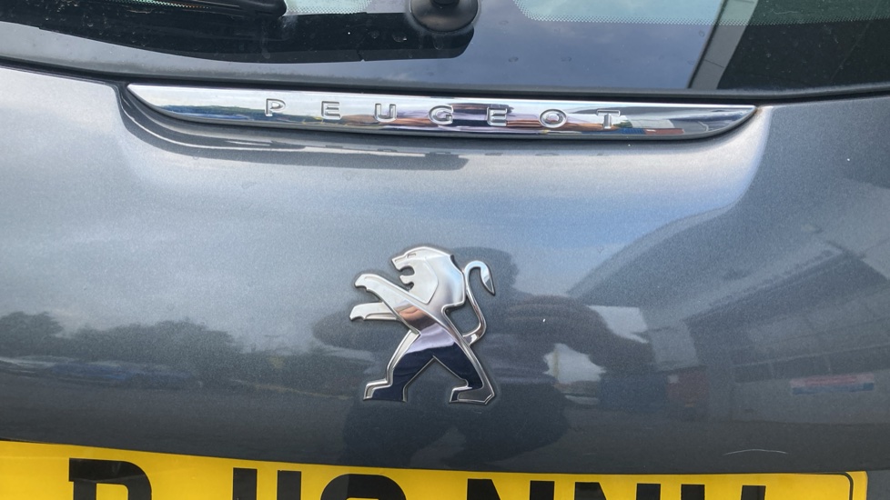 Peugeot 208 1.2 PureTech 82 Active 5dr Petrol Hatchback - Image 41