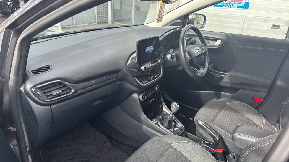 Ford Puma 1.0 EcoBoost Hybrid mHEV Titanium 5dr Petrol Hatchback - Image 14