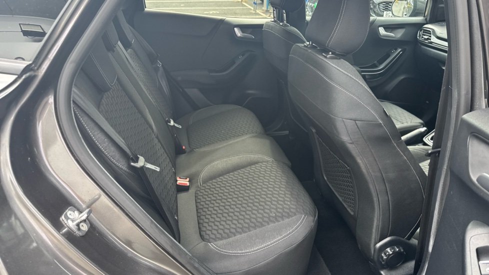 Ford Puma 1.0 EcoBoost Hybrid mHEV Titanium 5dr Petrol Hatchback - Image 20