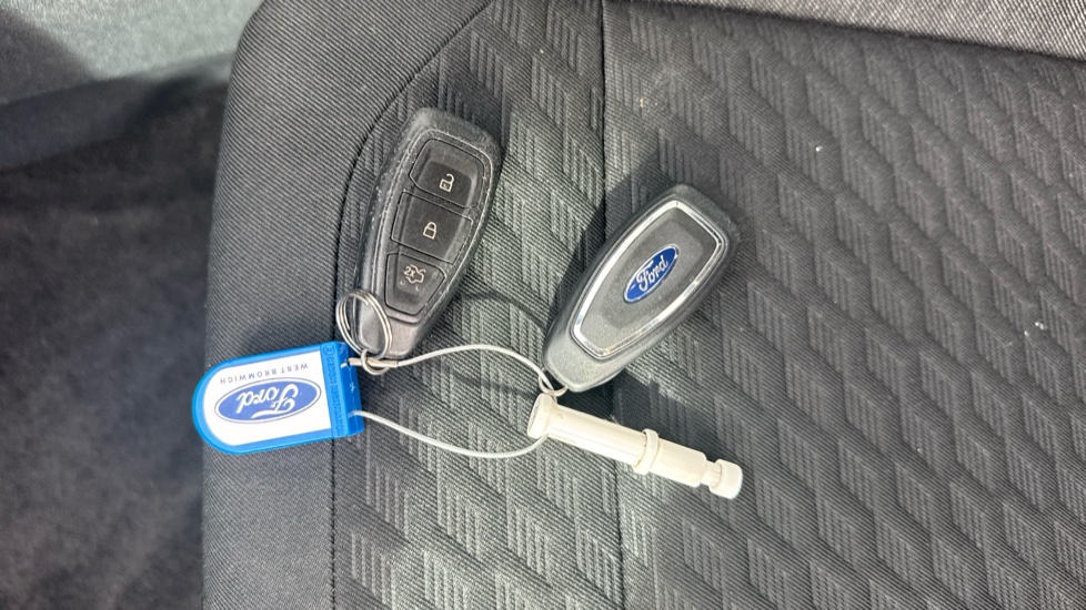 Ford Puma 1.0 EcoBoost Hybrid mHEV Titanium 5dr Petrol Hatchback - Image 8