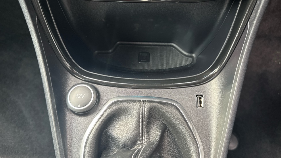 Ford Puma 1.0 EcoBoost Hybrid mHEV Titanium 5dr Petrol Hatchback - Image 39