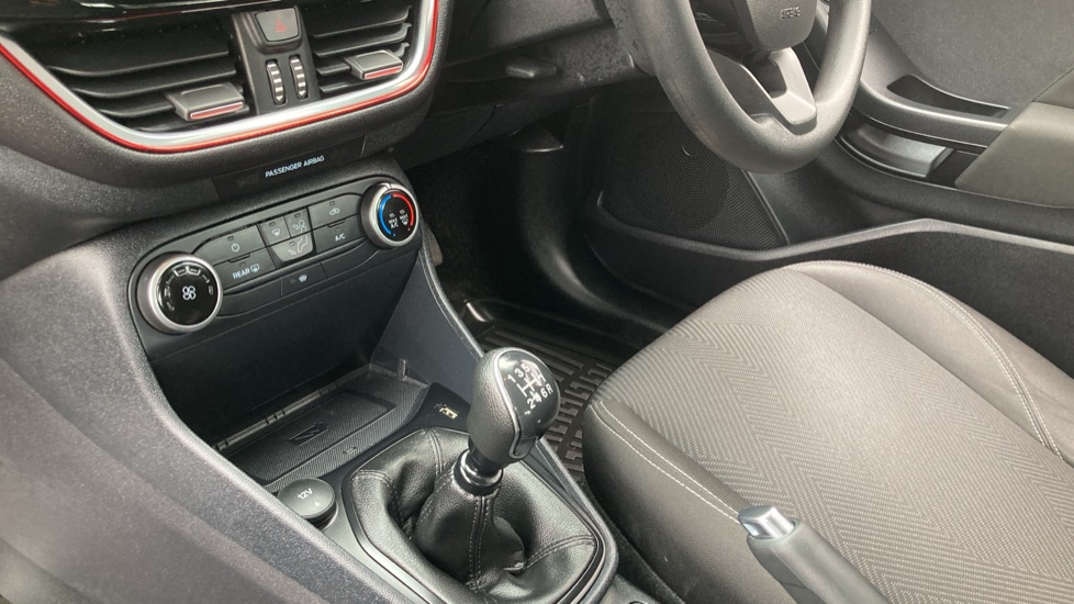 Ford Fiesta 1.0 EcoBoost Hybrid mHEV 125 Trend 5dr Petrol Hatchback - Image 13