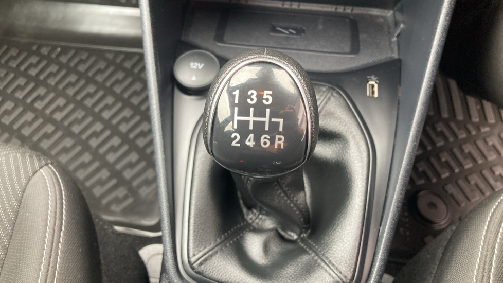 Ford Fiesta 1.0 EcoBoost Hybrid mHEV 125 Trend 5dr Petrol Hatchback - Image 36