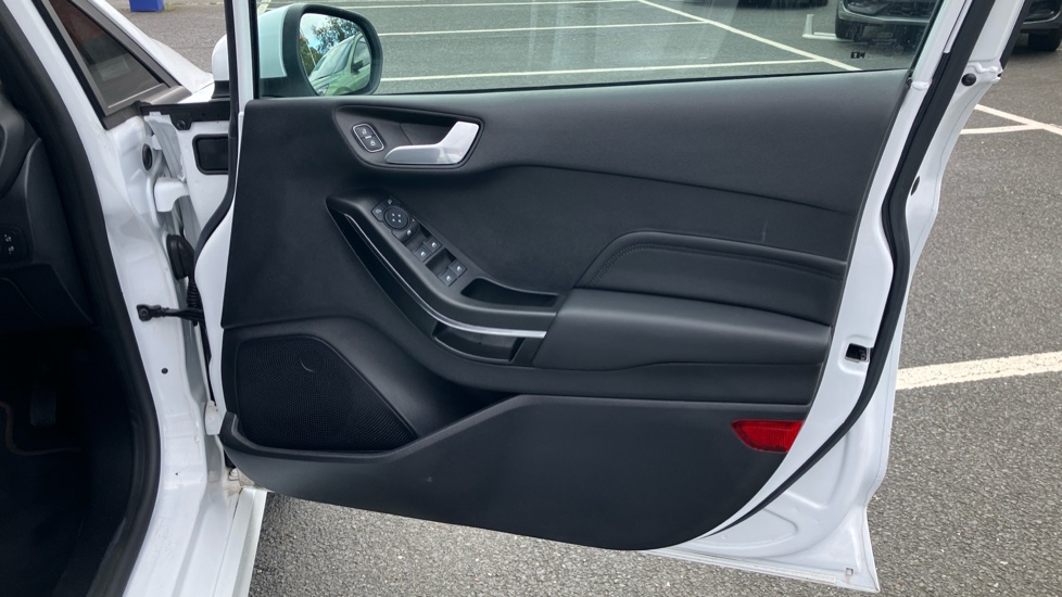 Ford Fiesta 1.0 EcoBoost Hybrid mHEV 125 ST-Line X 5dr Petrol Hatchback - Image 40